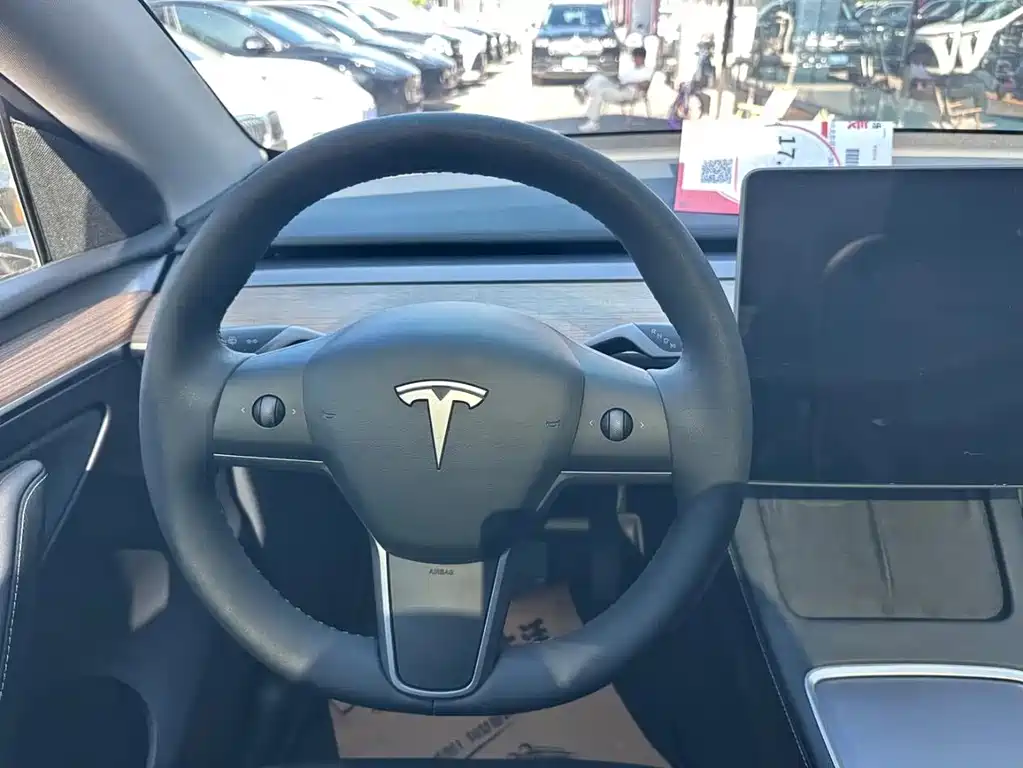 Tesla Model Y 2023 — фото 4