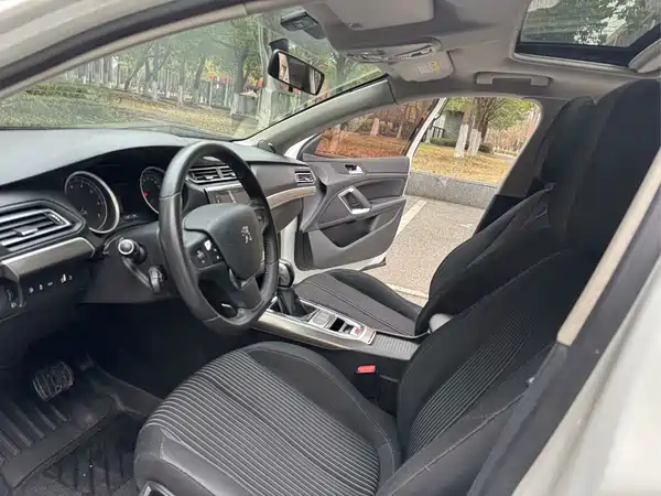 Peugeot 408 2017