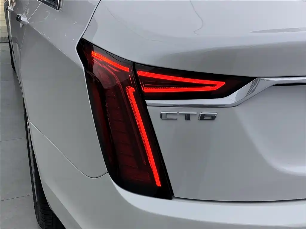 Cadillac CT6 2020 — фото 32