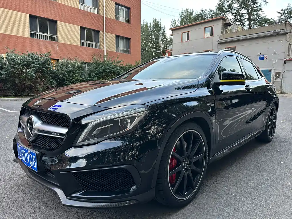 Mercedes-Benz GLA AMG 2015 — фото 1