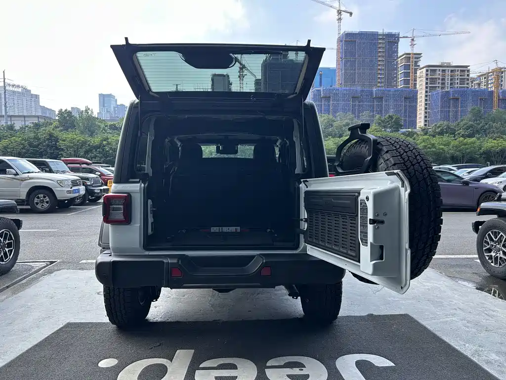 Jeep Wrangler 2025 — фото 16