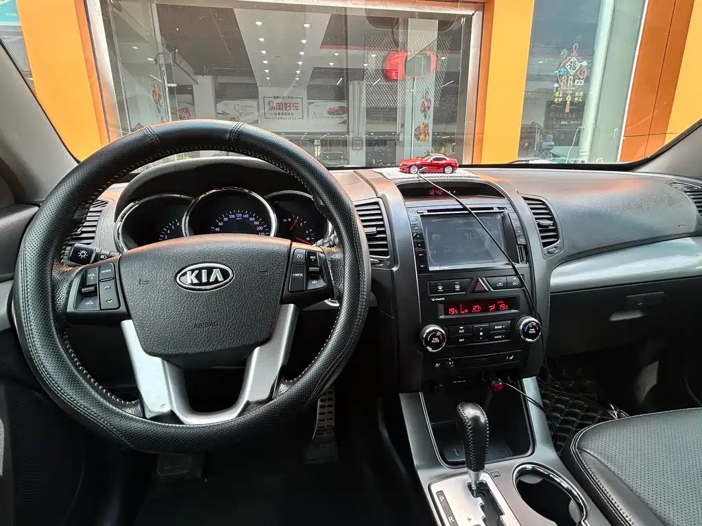 Kia Sorento 2011 — фото 22