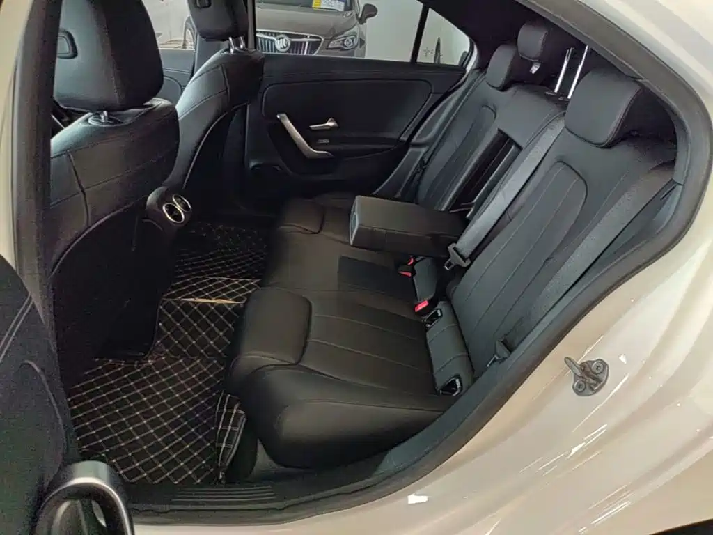 Mercedes-Benz A-Class 2021 — фото 17