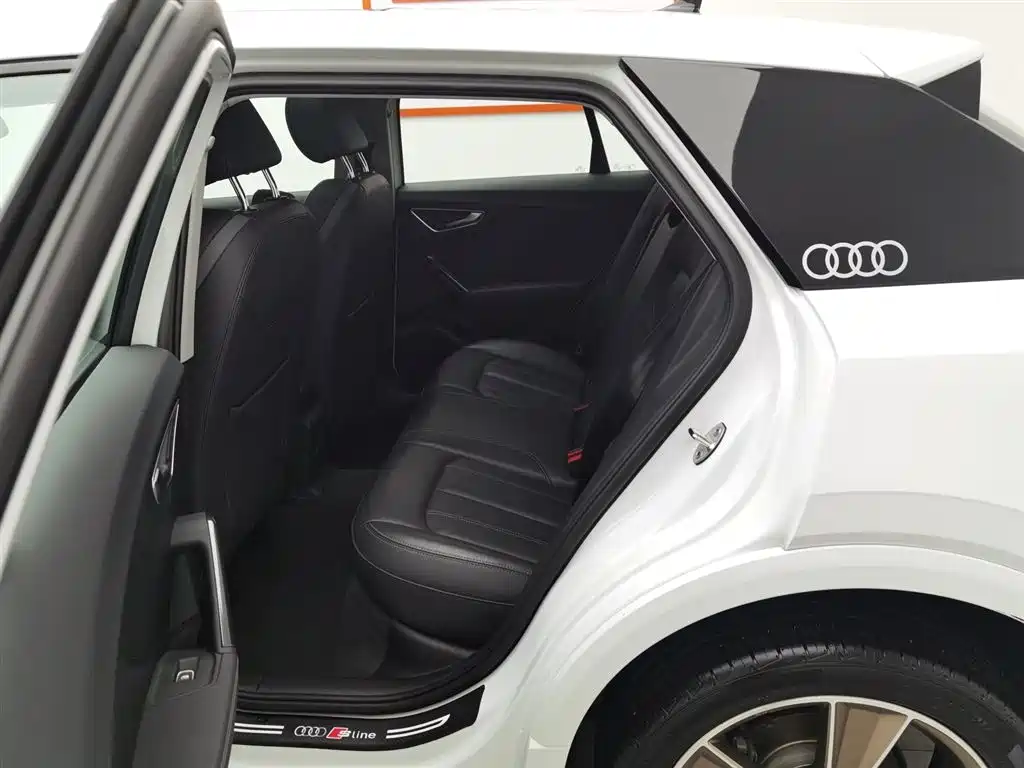Audi Q2L 2024 — фото 15