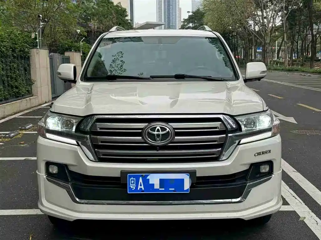 Toyota Land Cruiser 2018 — фото 3