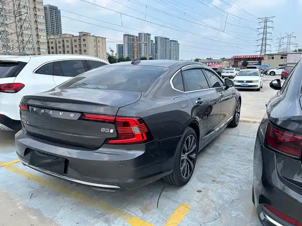 Volvo S90 2022