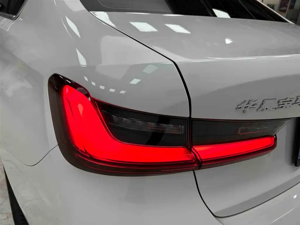 BMW 3 Series 2023 — фото 19