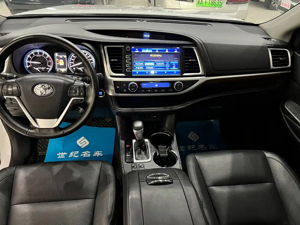 Toyota Highlander 2020 — фото 9
