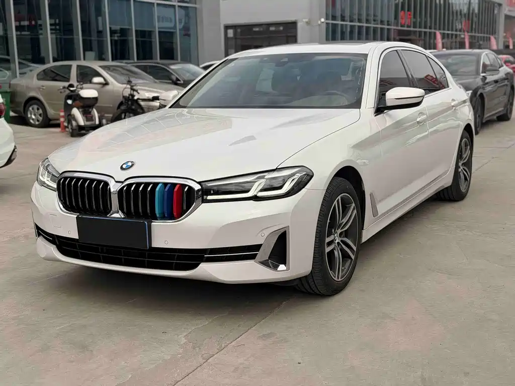 BMW 5 Series 2023 — фото 1