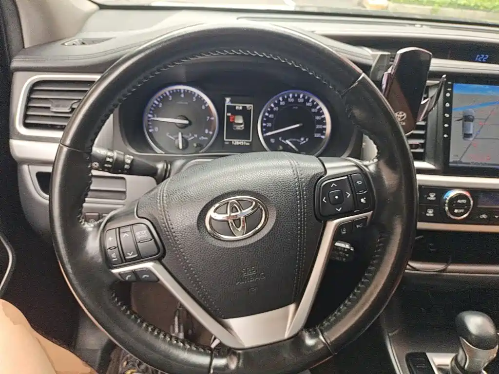 Toyota Highlander 2019 — фото 11
