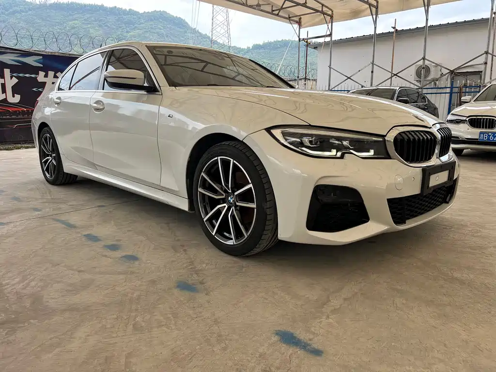 BMW 3 Series 2022 — фото 17