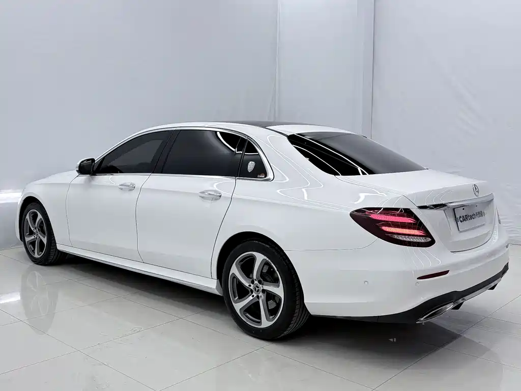Mercedes-Benz E-Class 2017 — фото 16