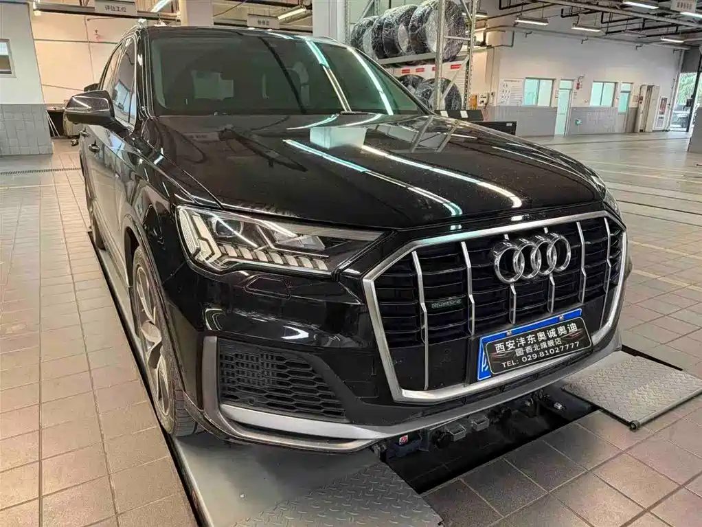 Audi Q7 2020 — фото 3