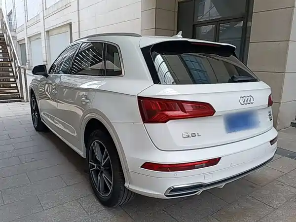 Audi Q5L 2020