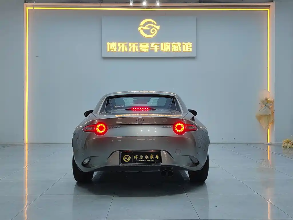 Mazda MX-5 2018 — фото 16
