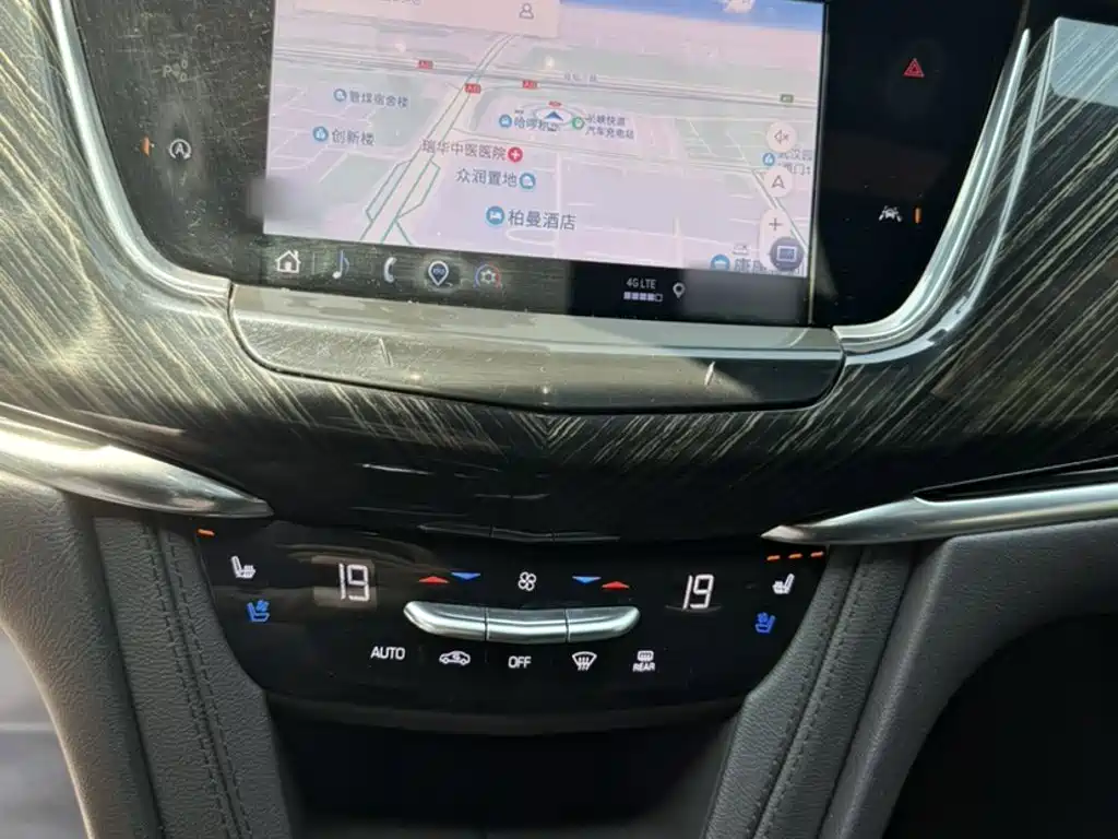 Cadillac XT6 2022 — фото 16
