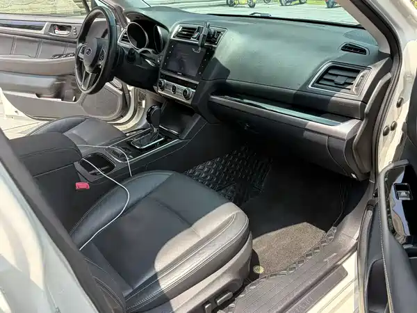 Subaru Legacy 2017
