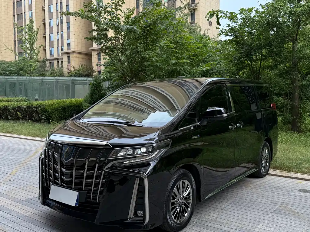 Toyota Alphard 2023