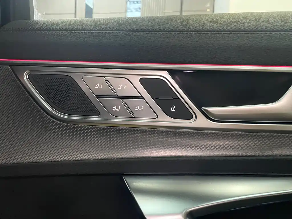 Audi A6L New Energy 2020 — фото 22