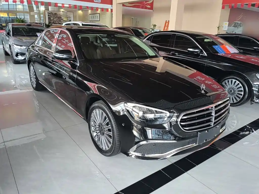 Mercedes-Benz E-Class 2023 — фото 4