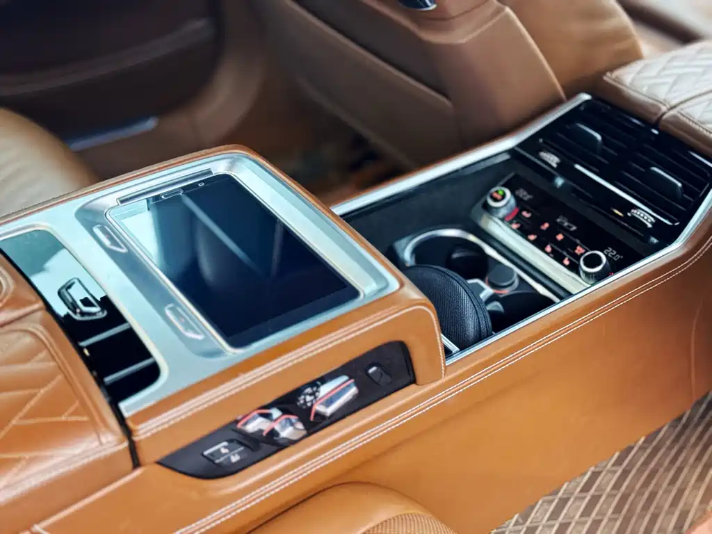 BMW 7 Series 2019 — фото 13