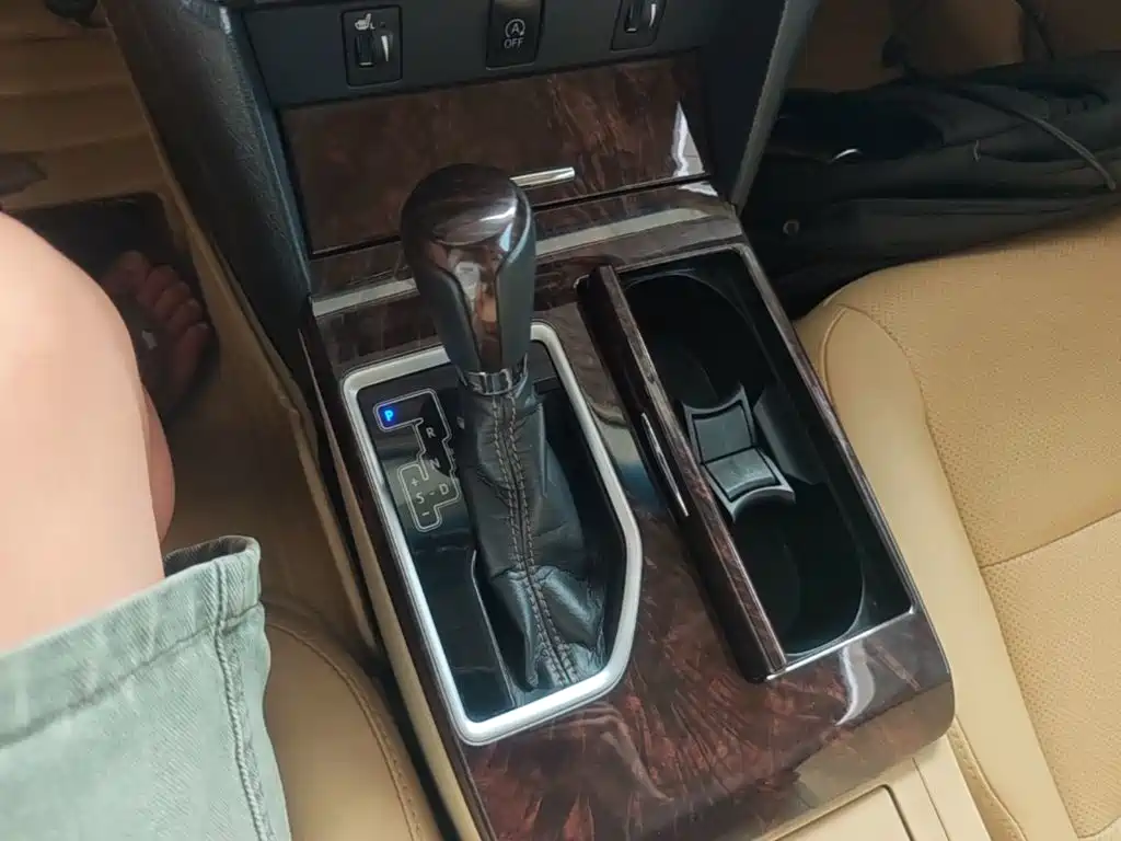 Toyota Camry 2017 — фото 14