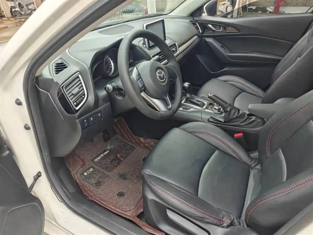 Mazda 3 Axela 2015