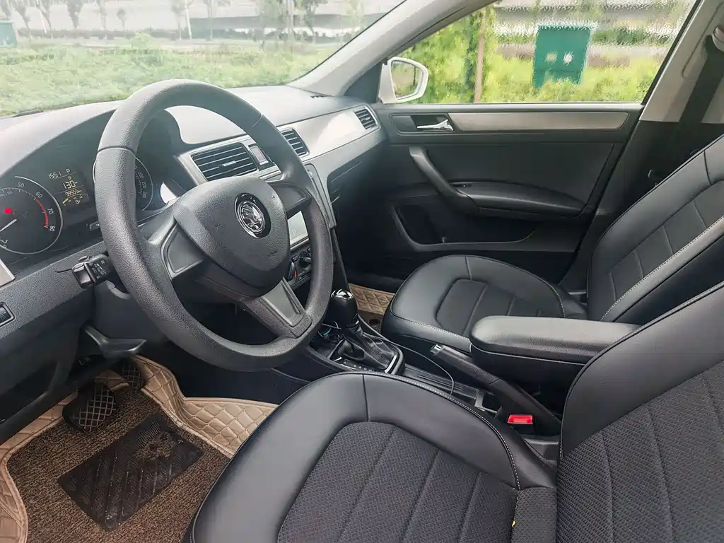 Skoda Rapid Spaceback 2016