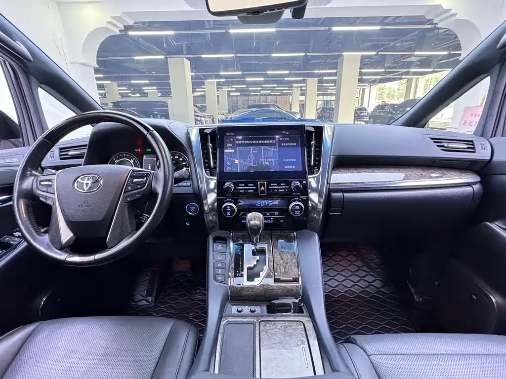 Toyota Alphard 2021 — фото 17