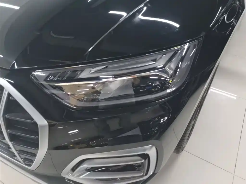 Audi Q5L 2023 — фото 24