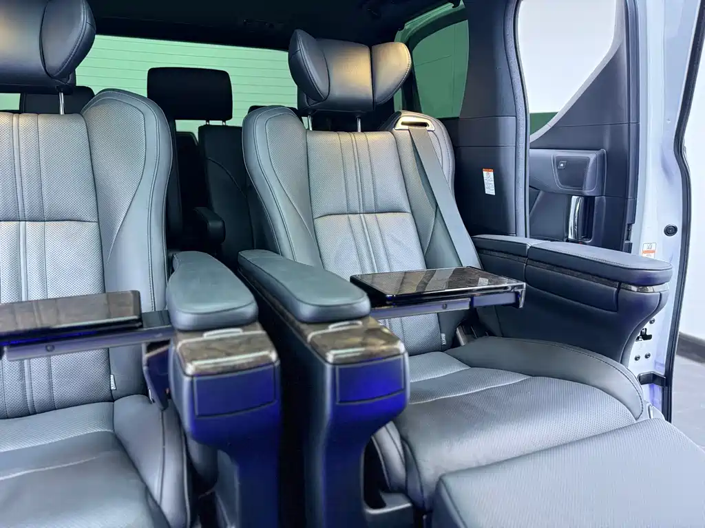 Toyota Alphard 2021 — фото 14