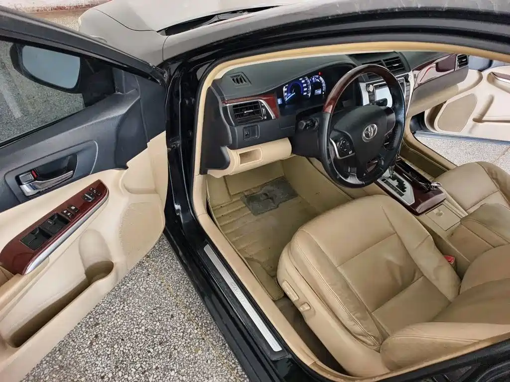 Toyota Camry 2014 — фото 14