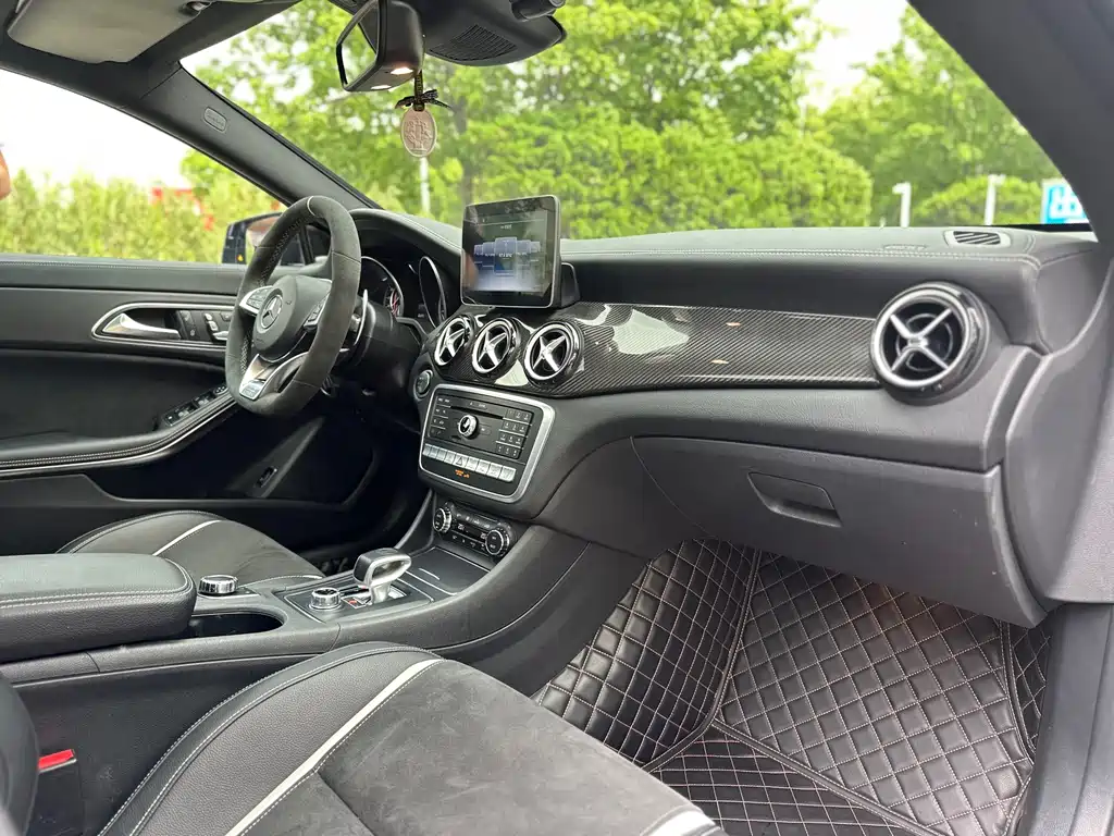 Mercedes-Benz CLA AMG 2019 — фото 40