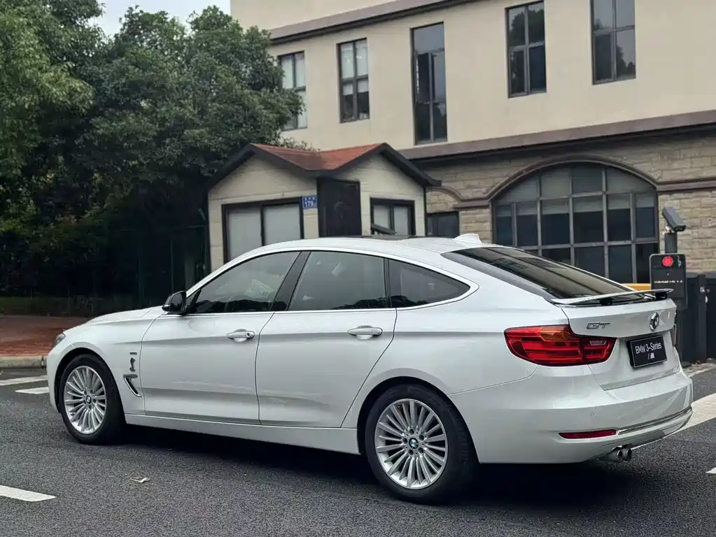 BMW 3 Series GT 2014 — фото 9