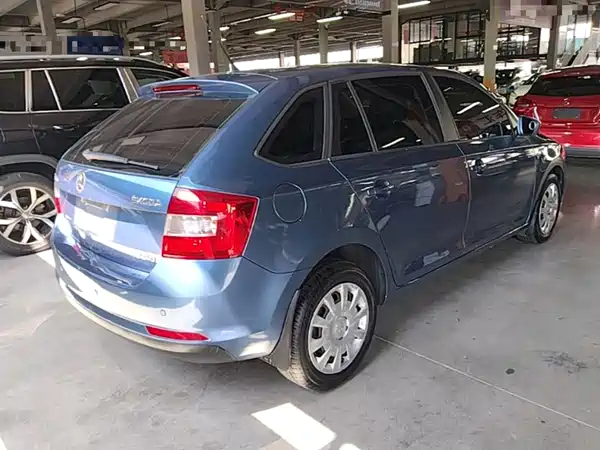 Skoda Rapid Spaceback 2014