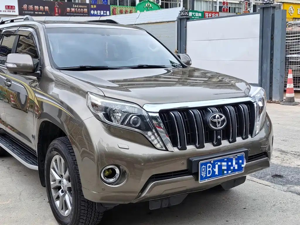 Toyota Prado 2015 — фото 2