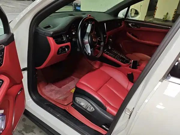 Porsche Macan 2021