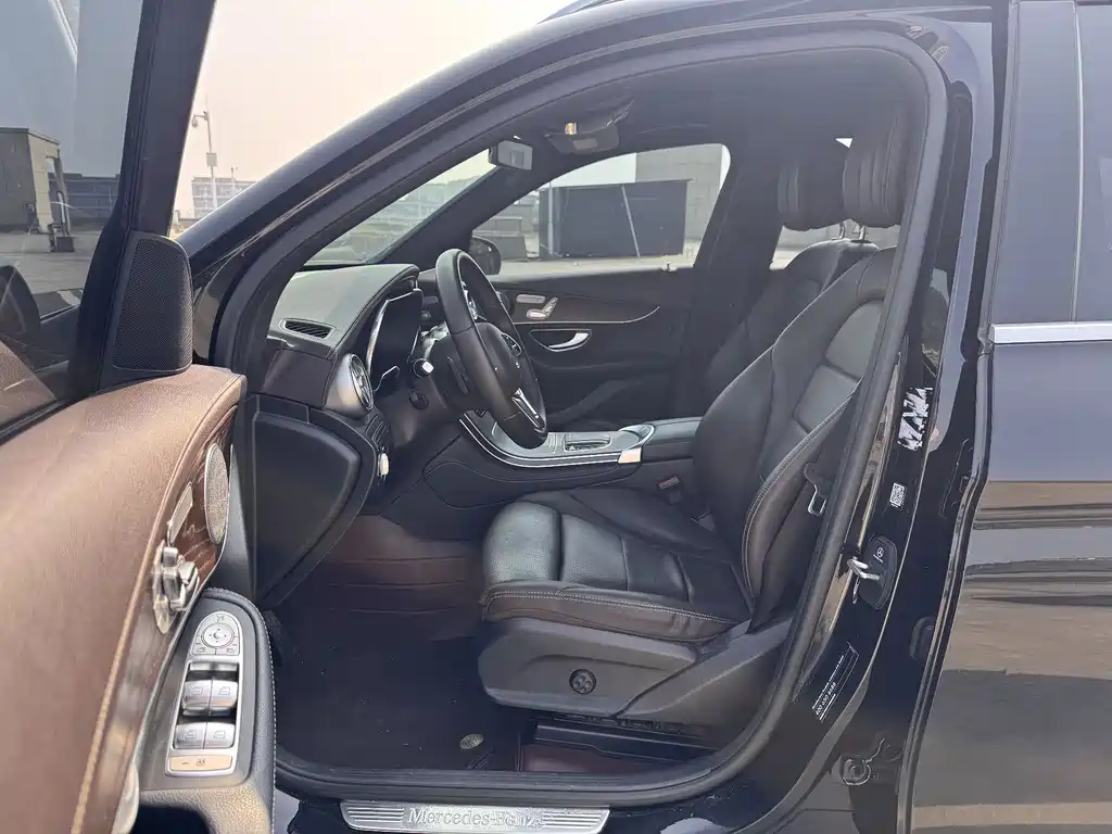 Mercedes-Benz GLC 2021
