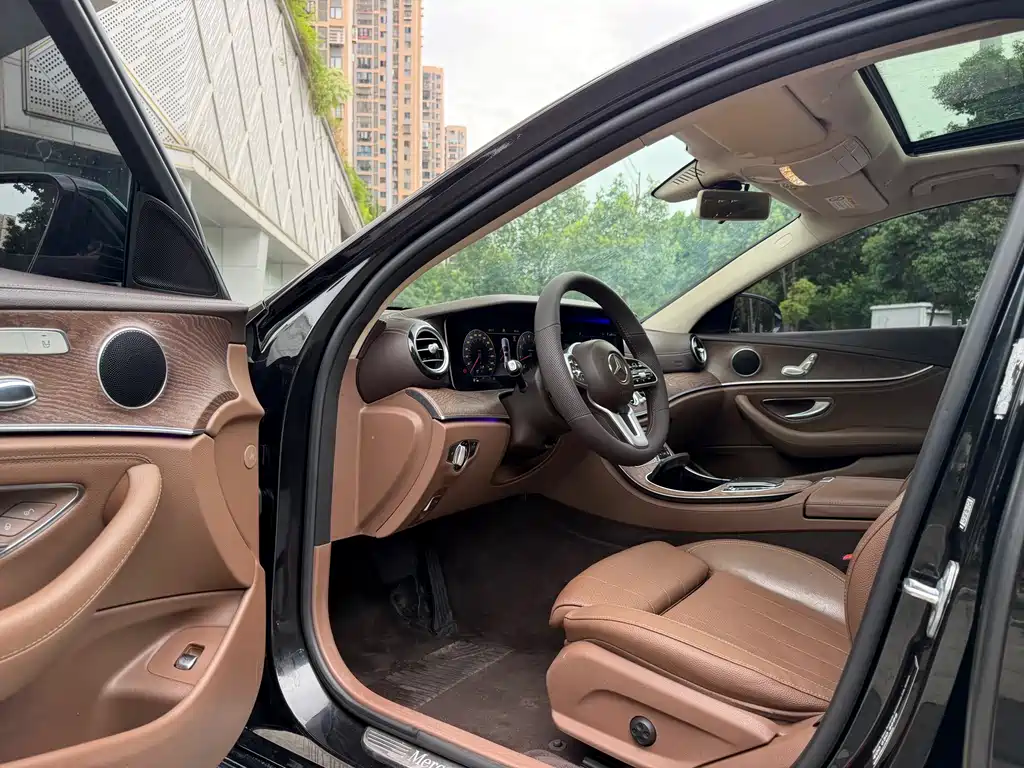 Mercedes-Benz E-Class 2019 — фото 10