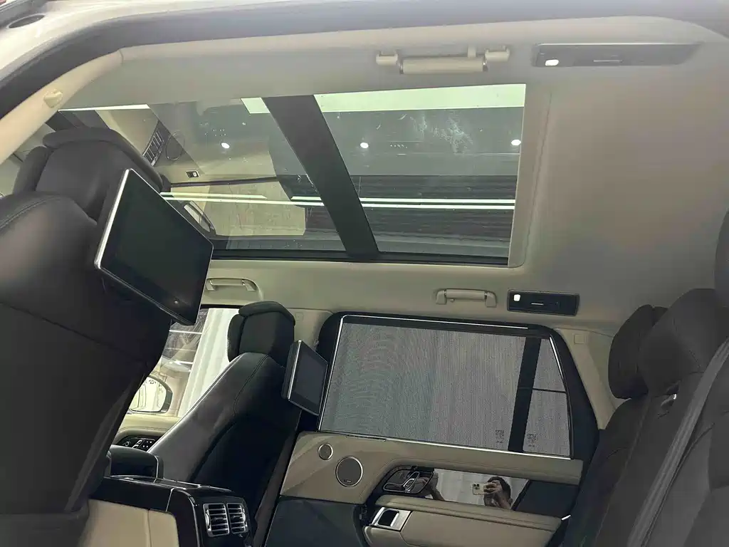 Land Rover Range Rover 2022 — фото 17