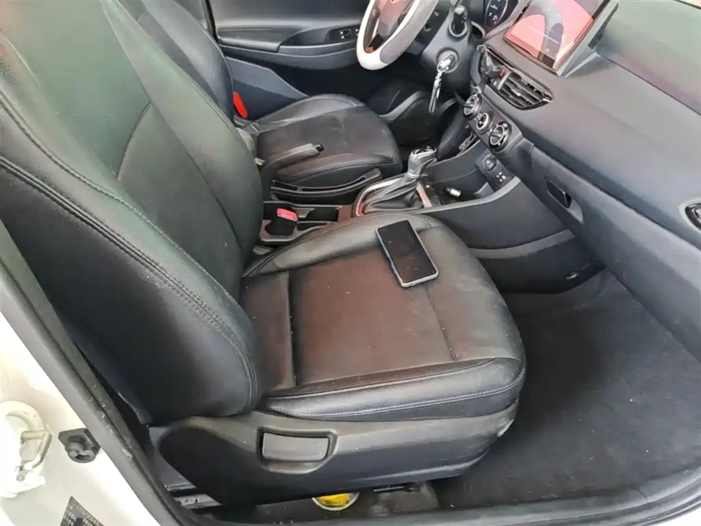 Hyundai Elantra 2019 — фото 25