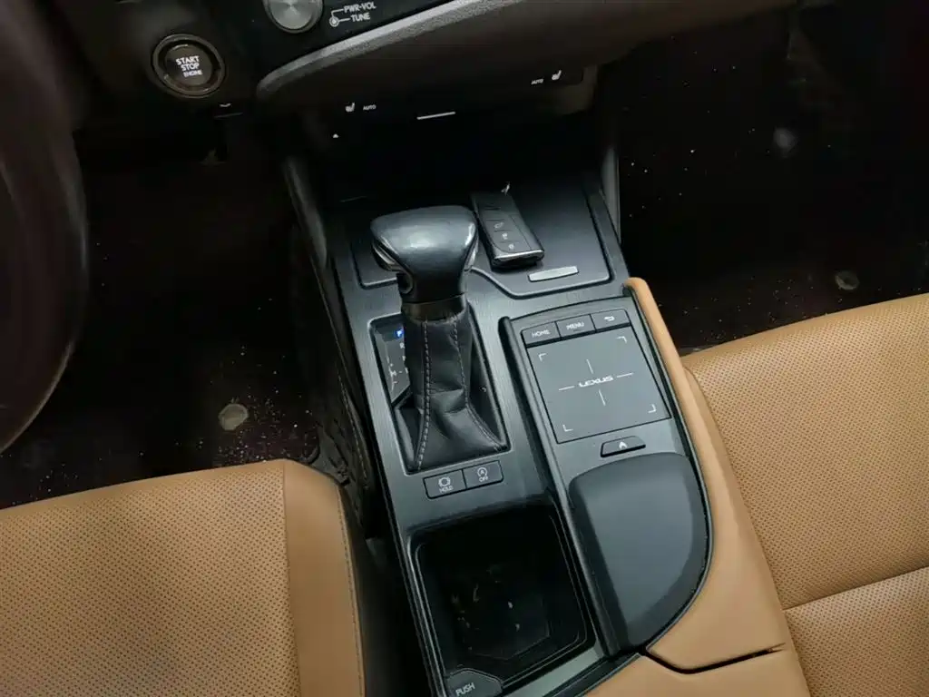 Lexus ES 2021 — фото 14