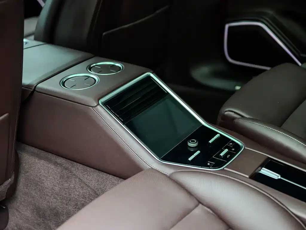 Porsche Panamera 2018 — фото 17