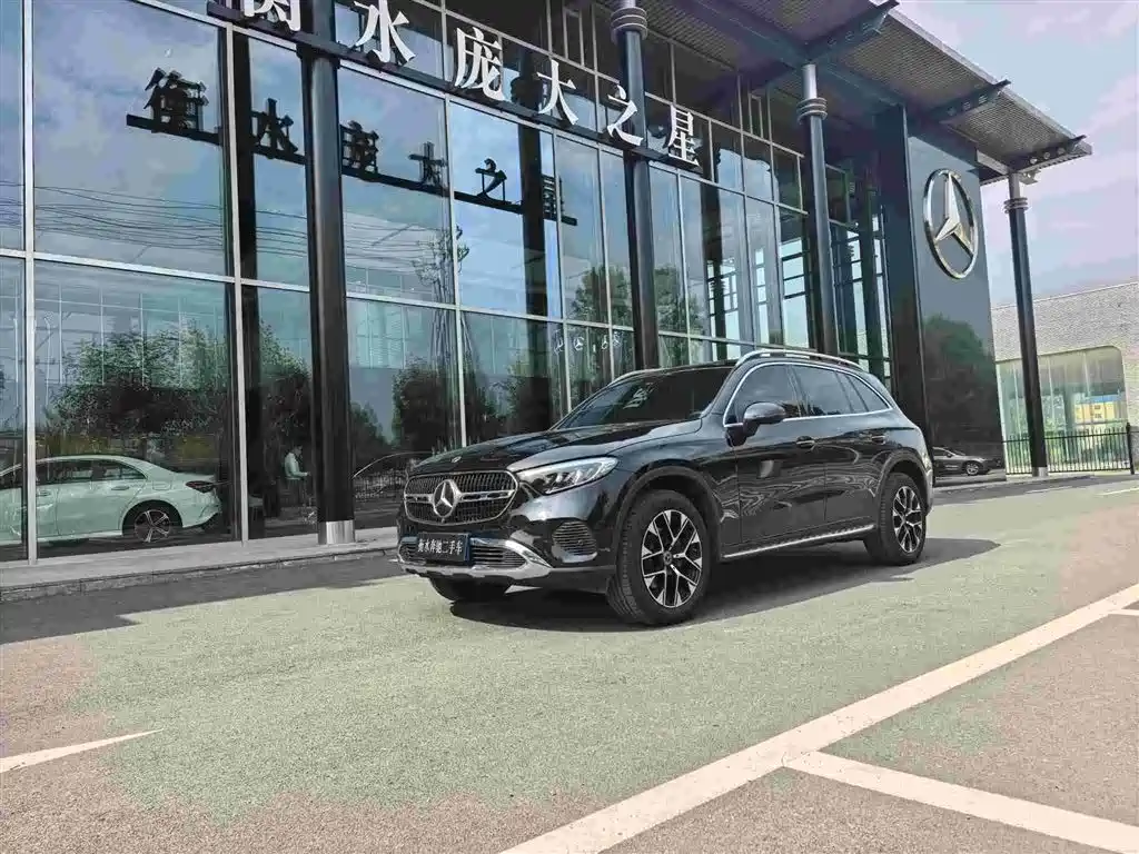 Mercedes-Benz GLC 2025