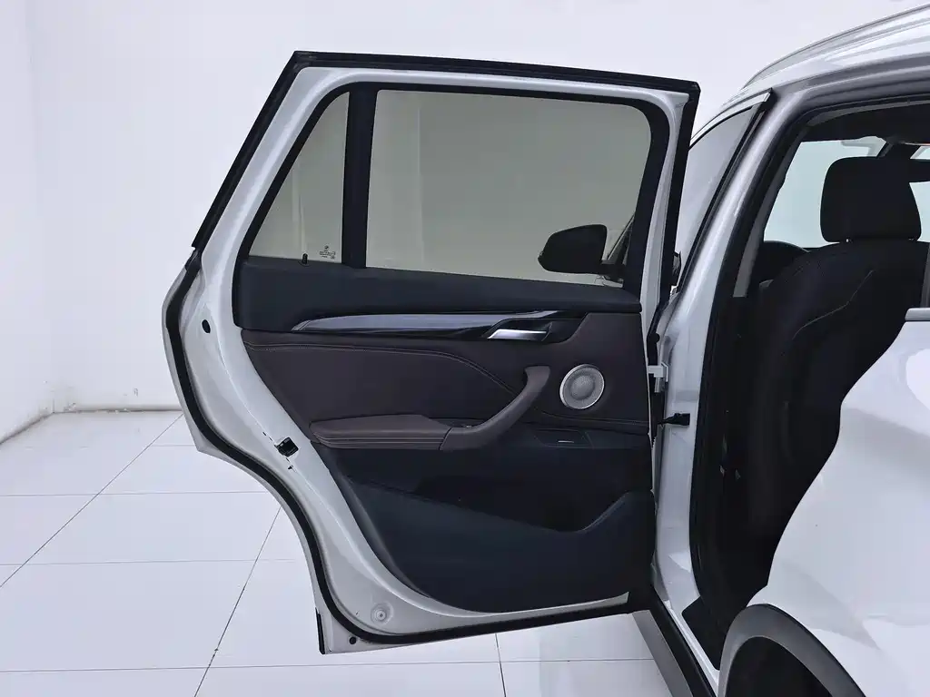 BMW X1 2022 — фото 23