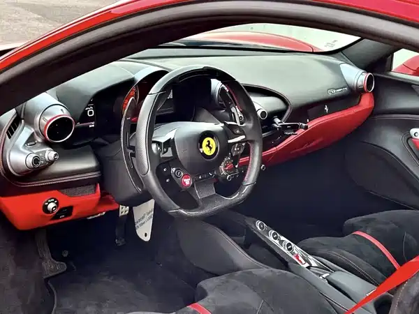 Ferrari F8 2022