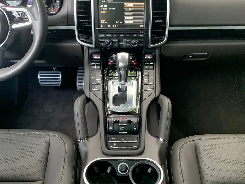 Porsche Cayenne 2015 — фото 11