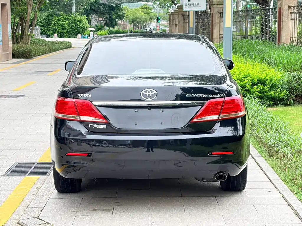 Toyota Camry 2014 — фото 9