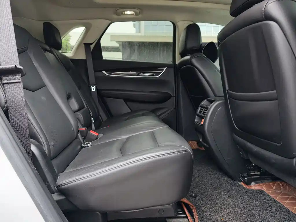 Cadillac XT5 2018 — фото 15