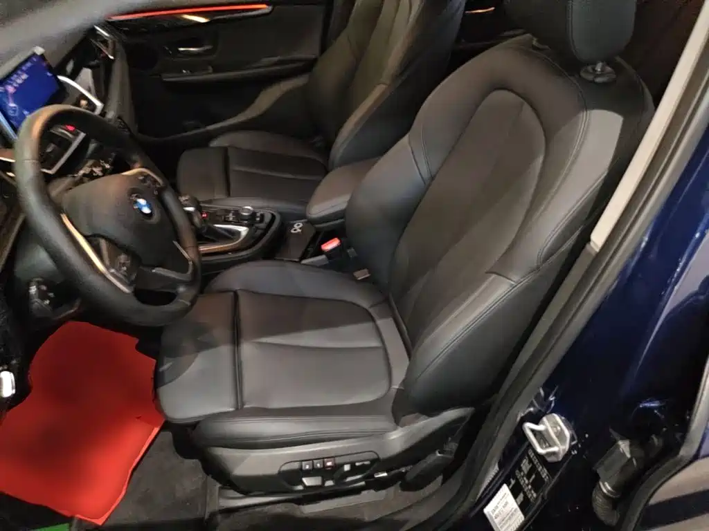 BMW 2 Series Active Tourer 2017 — фото 15